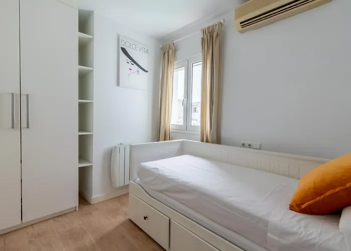 Bustos Tavera Olehousing * Sevilla
